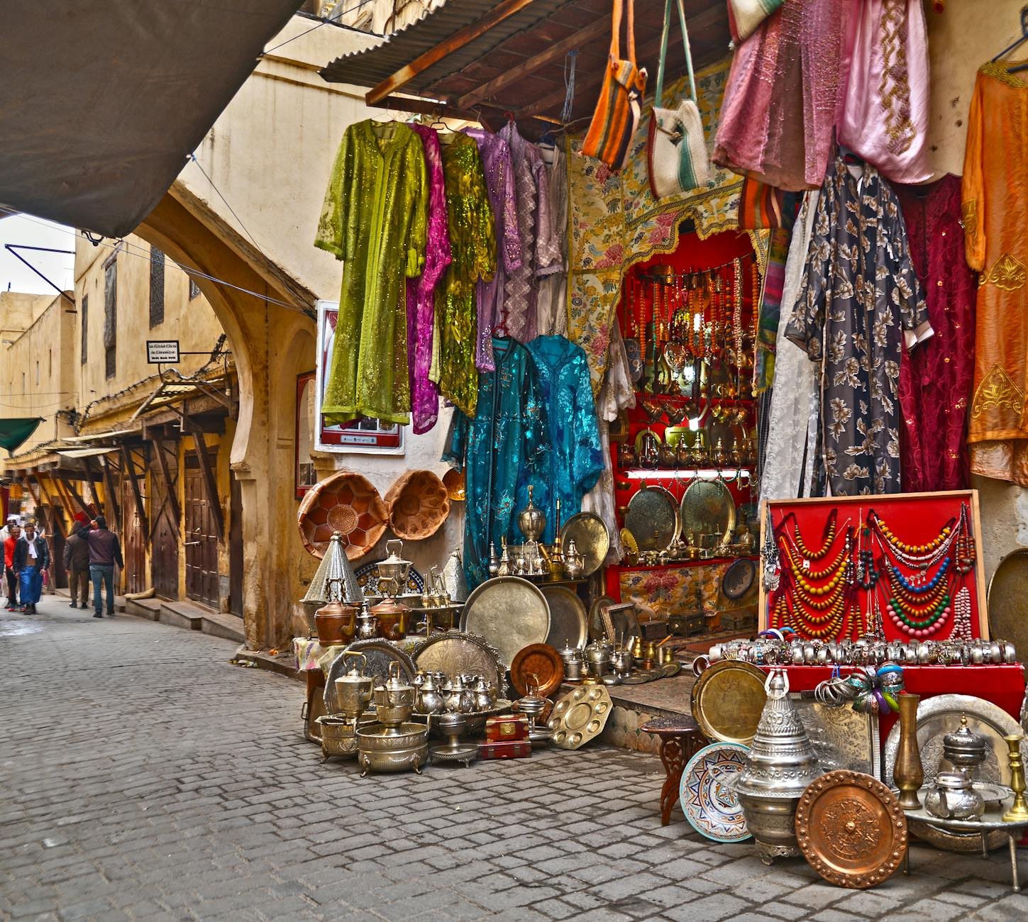 photo/traditional-market-stall-in-fes-morocco