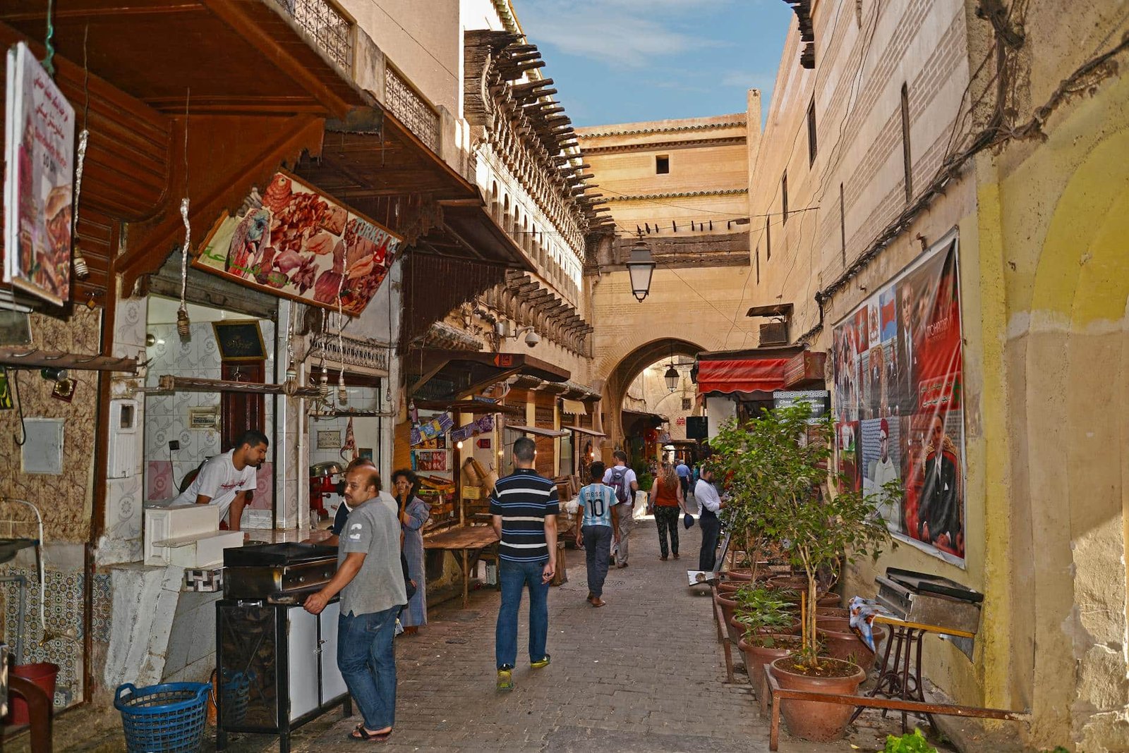 photo/bustling-street-in-fes-medina-morocco